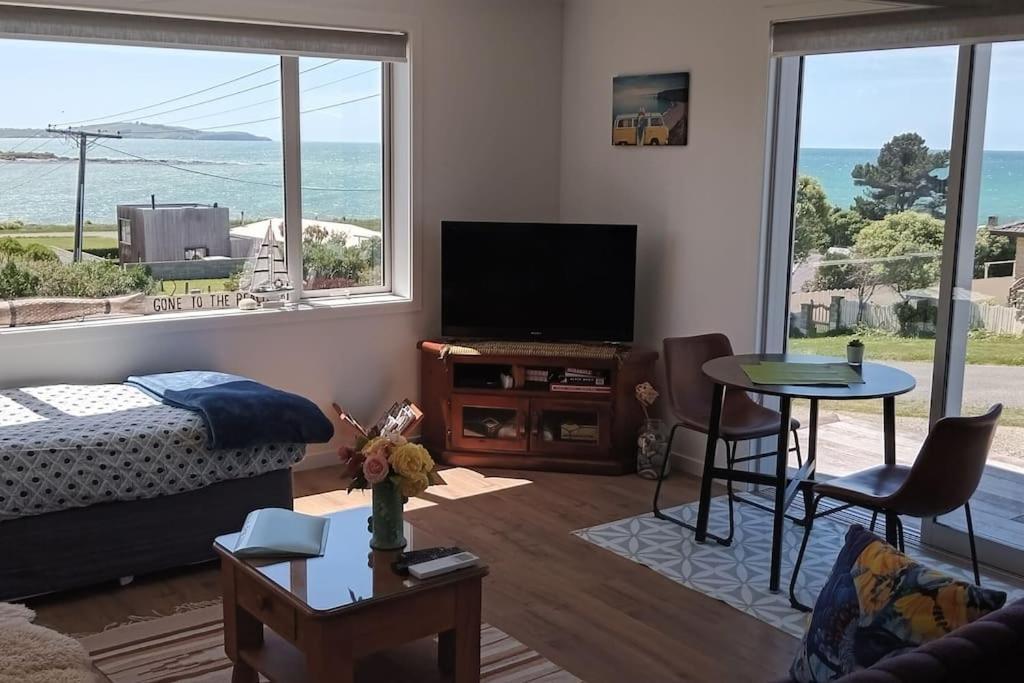 Sea Breeze Apartment Kakanui Exterior photo