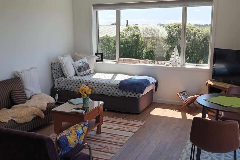 Sea Breeze Apartment Kakanui Exterior photo