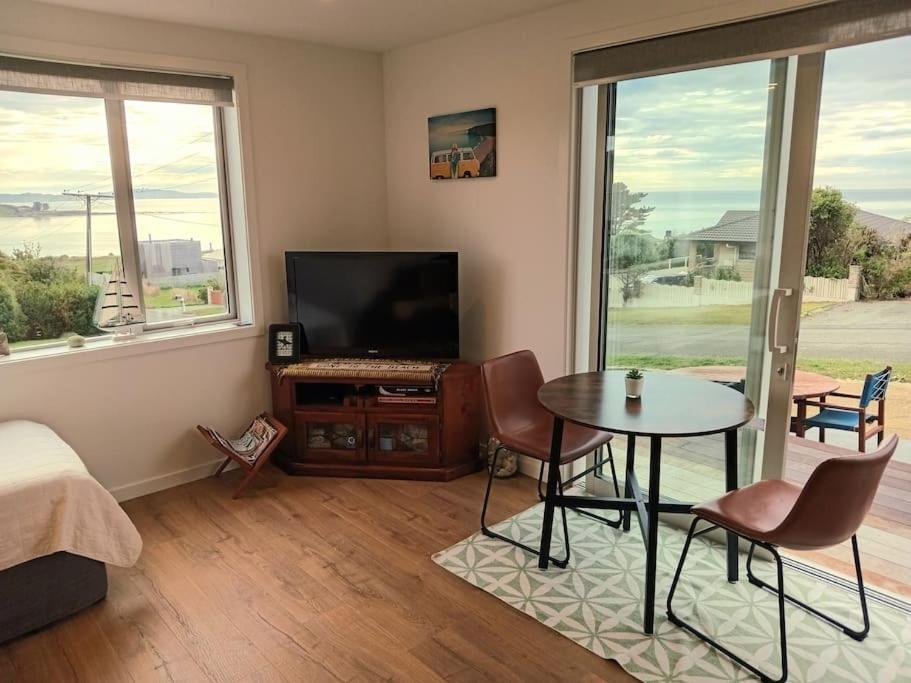 Sea Breeze Apartment Kakanui Exterior photo